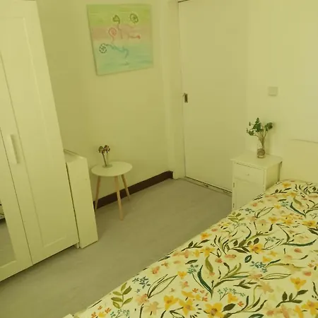 At Your Doorstep - Bedrooms Проживание в семье Лиссабон