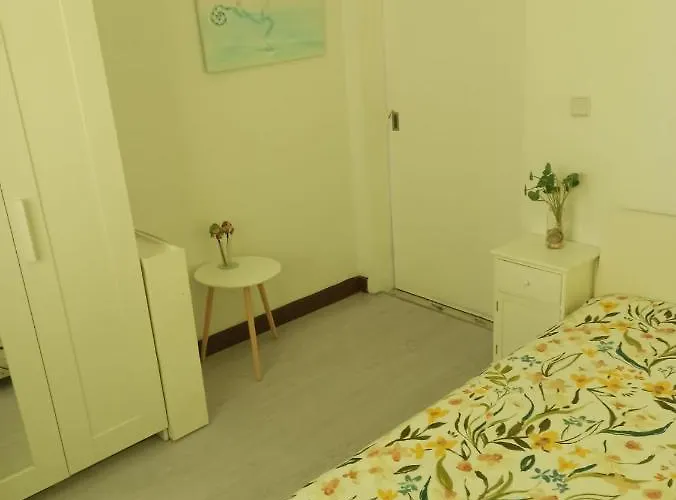 At Your Doorstep - Bedrooms Homestay Lisbon